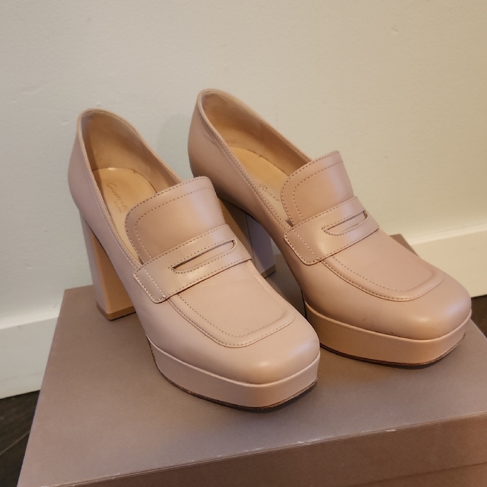 Gianvito Rossi Nude Pink Platform Loafers